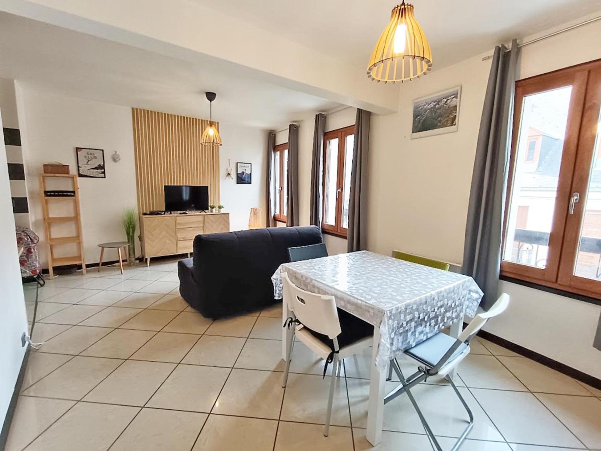 Le Louchonnais, T2, Wifi, 4 Personnes Apartment Bagnères-de-Luchon Екстериор снимка